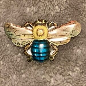 Vintage 1960’s Japan Bee Insect Tin Litho Pin/Brooch—Excellent Condition